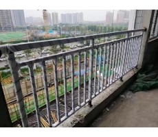 華陰陽臺欄桿的日常維護