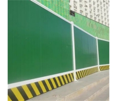 華陰彩鋼圍擋進(jìn)行噴塑處理的優(yōu)勢(shì)有哪些？