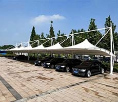 華陰泰鑫鋼構：膜結構停車棚是如何施工？